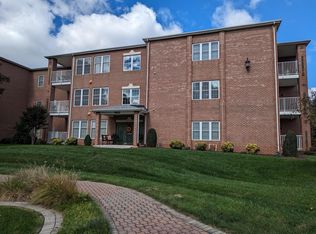 3025 McVitty Forest Dr APT 315, Roanoke, VA 24018