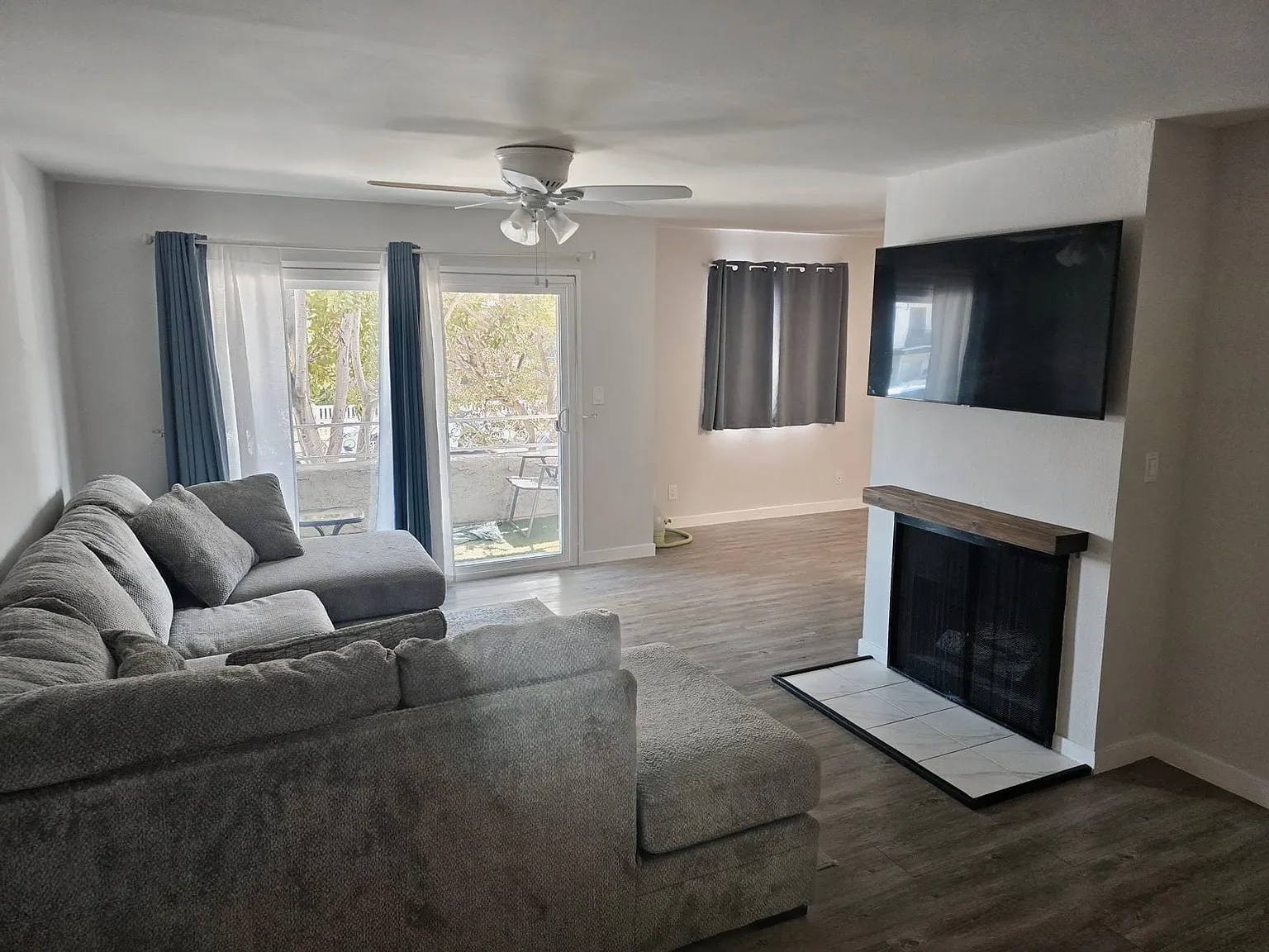 2 bed, 1011 sqft, $3,200 — Photo 1
