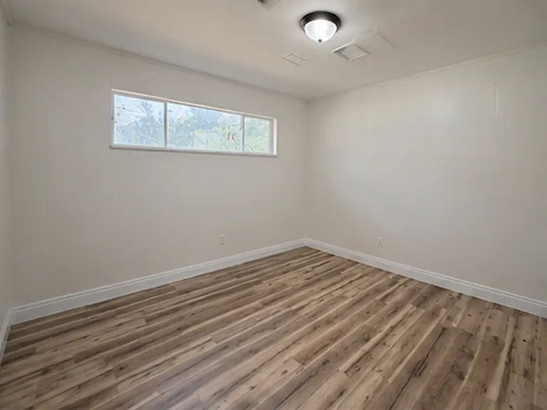 300 Olive St — Photo 6