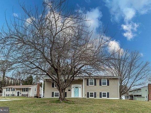 3rd image of 8618 Valleyfield Rd