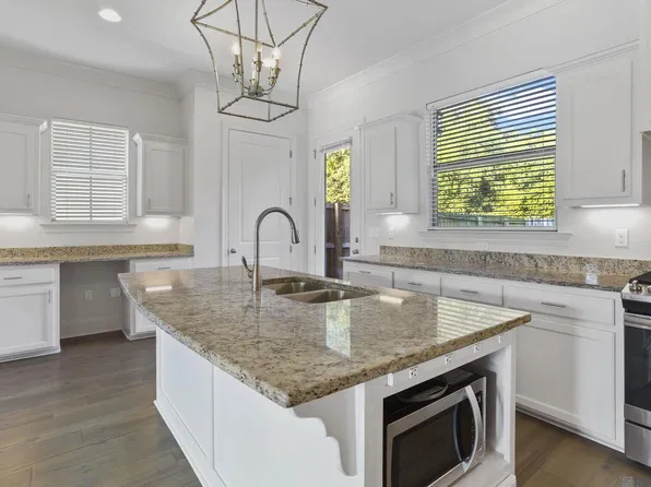 5024 Myrtle Trail Dr, Baton Rouge, LA 70820