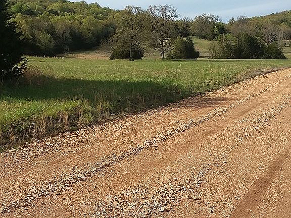 3rd image of 643 Honeycomb Ln