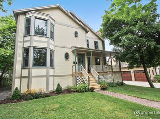 935 Knollwood Rd, Deerfield, IL 60015