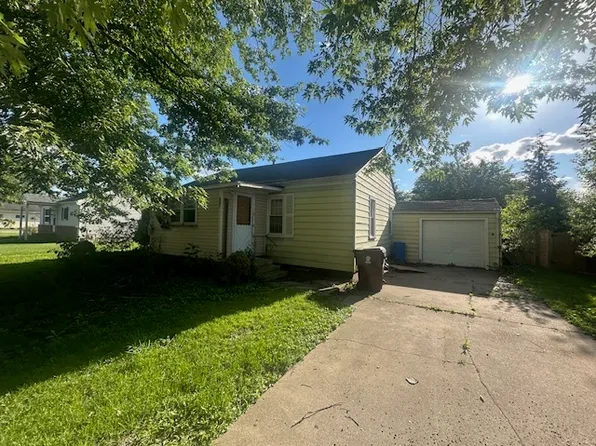 307 S Peck St, Gardner, IL 60424