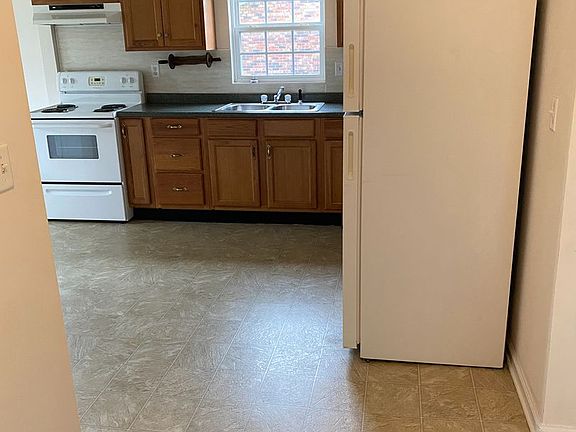 3rd image of 33 Howle Rd