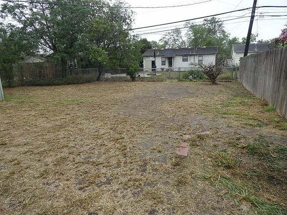 2nd image of 4914 Marion Cir