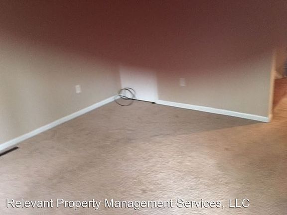 4th image of 22124 Oakwood Ave