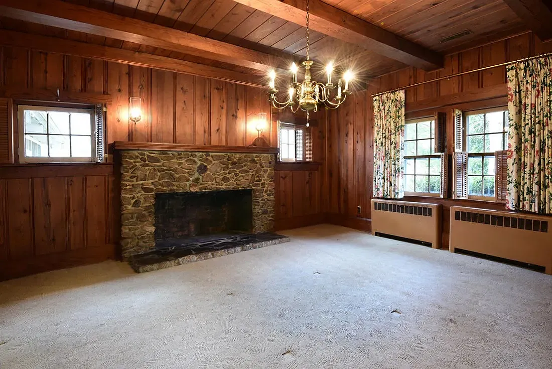 4 bed, 2400 sqft, $2,300 — Photo 1