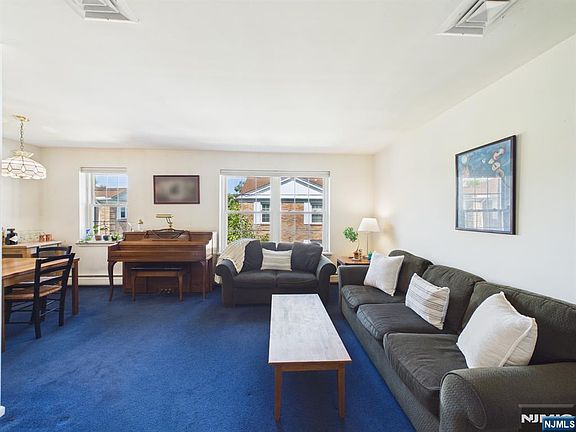 4th image of 364 Ridgewood Avenue #5