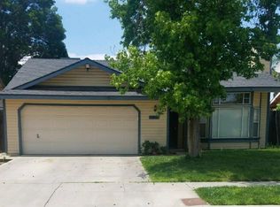 1843 Holliday St, Tulare, CA 93274