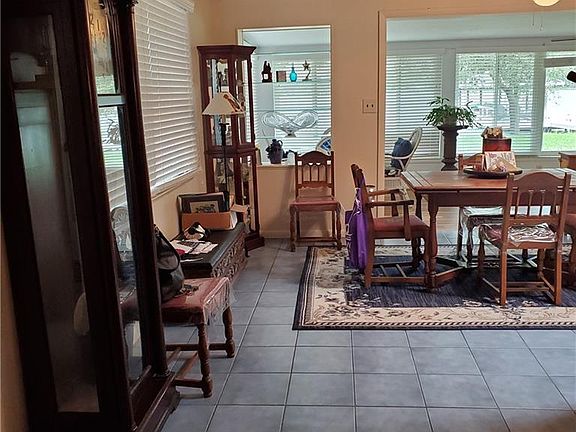 3rd image of 45 Watters Dr
