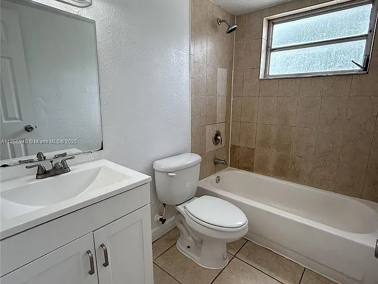 8287 NE Miami Ct #101 — Photo 10