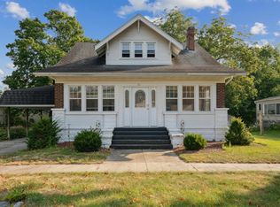 804 N Main St, Elkader, IA 52043