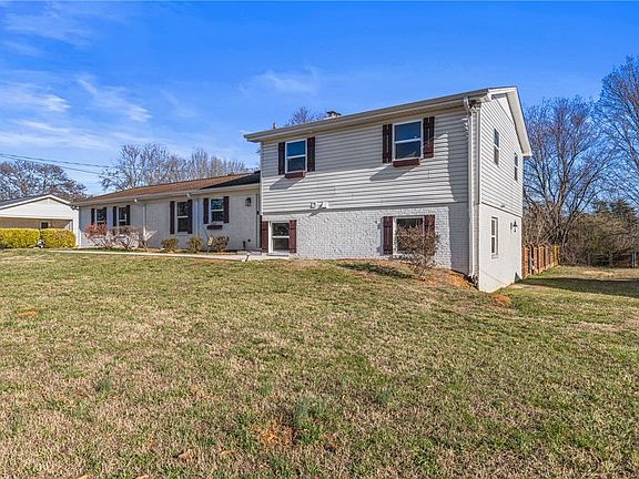 4th image of 519 Longview Ter