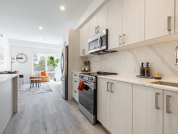 3rd image of 1370 Stittsville Main St #221