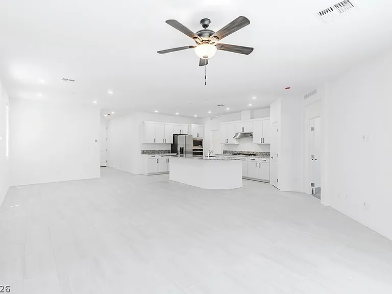 5749 Tioga Way — Photo 7