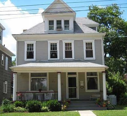 121 Watkins Avenue