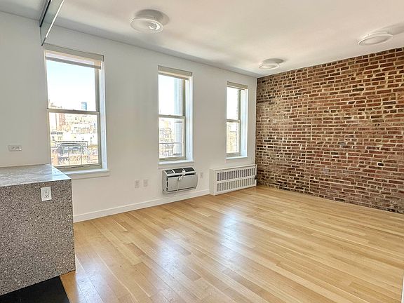 4th image of 215 W 10th St APT 5A