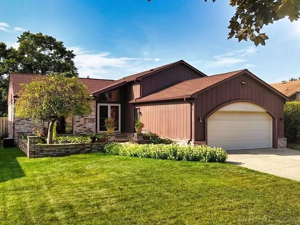13742 Brookside Dr, Sterling Heights, MI 48313