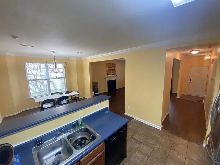 217 W Gilbert St — Photo 8