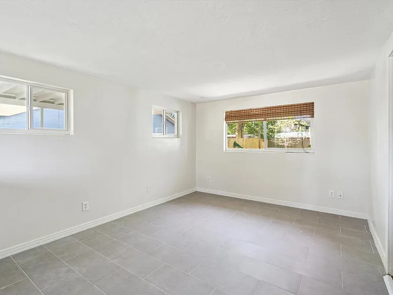 2114 NW 7th Ter — Photo 4