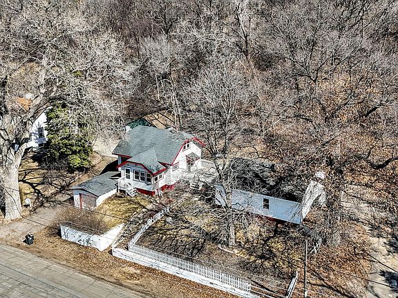5th image of 528 Point Douglas Rd S