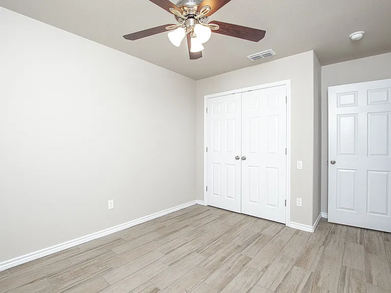 2551 Leroy Ln #B — Photo 9