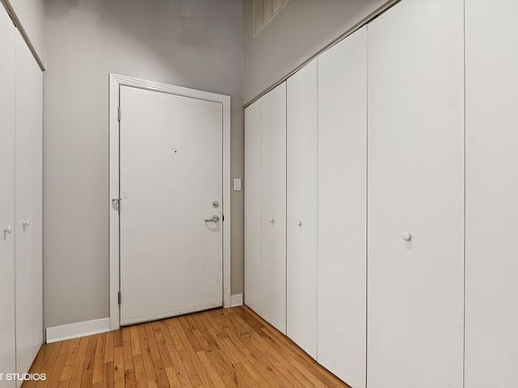 3rd image of 1635 W Belmont Ave APT 307