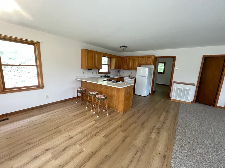 752 Meadow Brook Ln — Photo 10