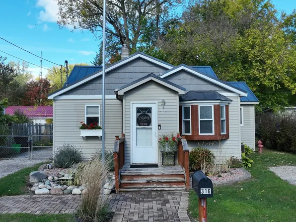 316 Palmer St, Clio, MI 48420