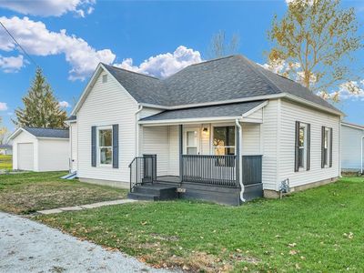 105 N Bates St, Findlay, IL, 62534