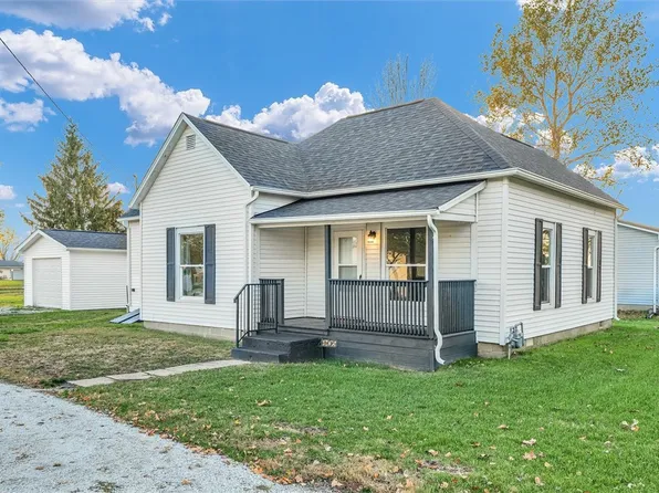105 N Bates St, Findlay, IL 62534