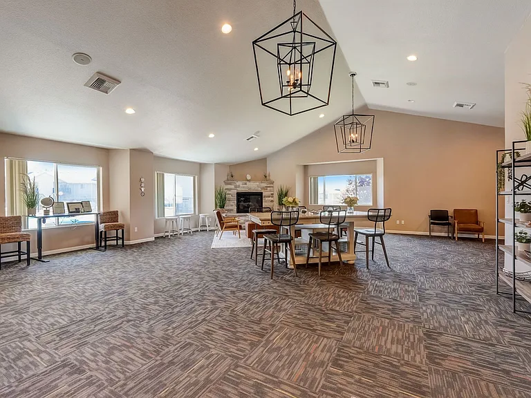 Gateway Village Apartments — Photo 6