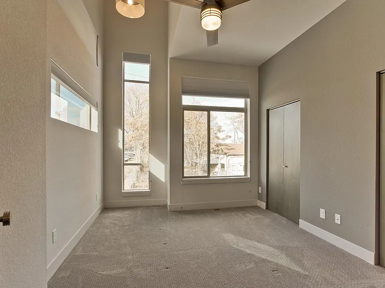 1036 W 37th Ave — Photo 10