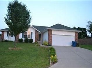 302 N Cherokee Trl, Clever, MO 65631