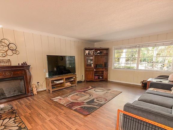 4th image of 560 N Lake Pleasant Rd