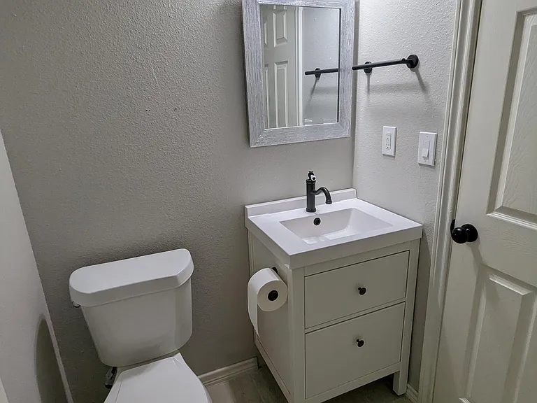 114 Scofield Ave #112 — Photo 6