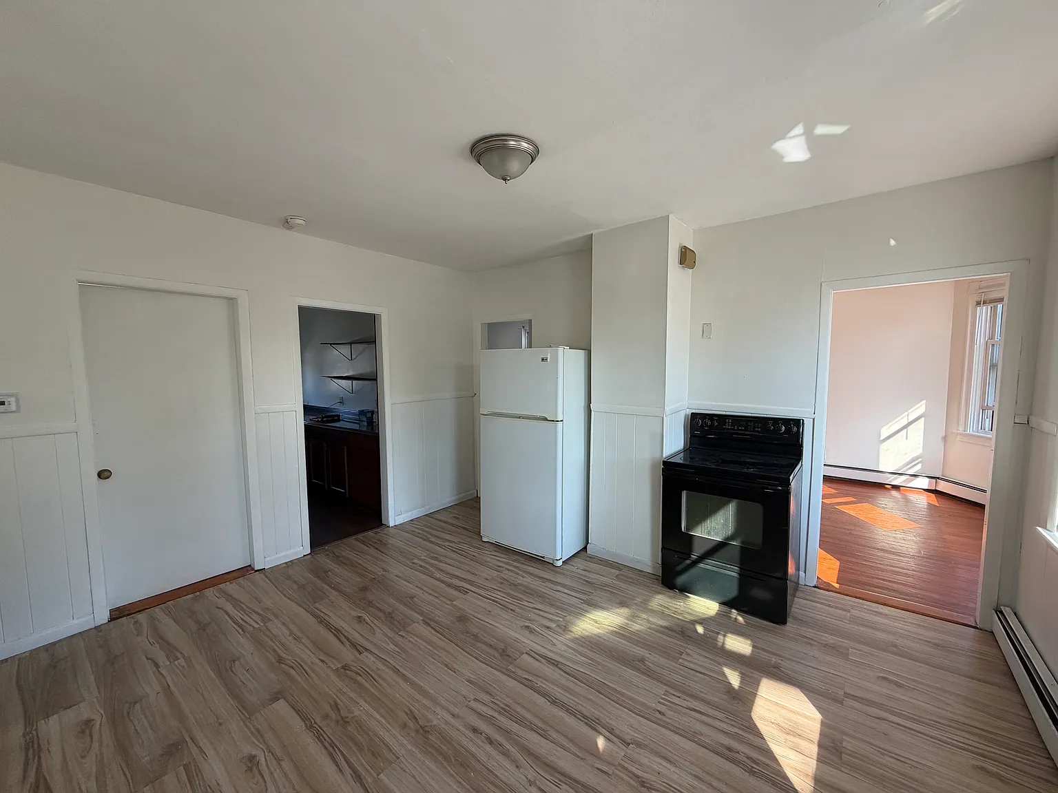 767 Admiral St — Photo 2