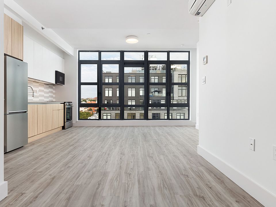 1st image of 584 4th Ave APT 902