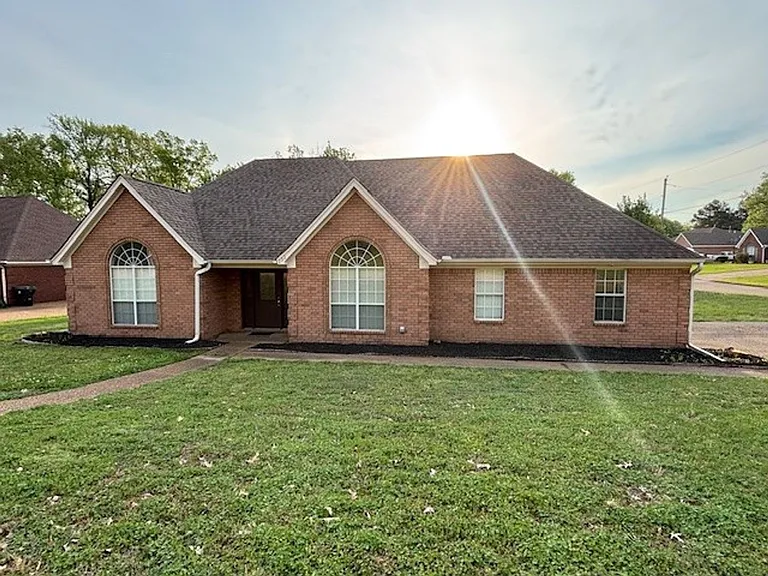 1324 Biloxi St — Photo 1