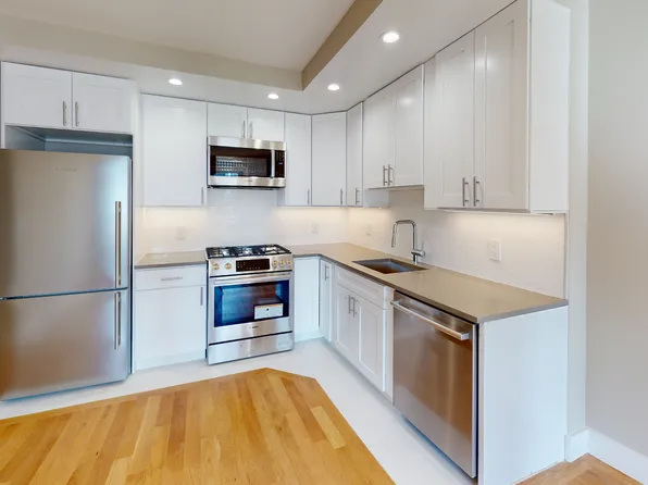 310 Greenwich Street image 2 of 9