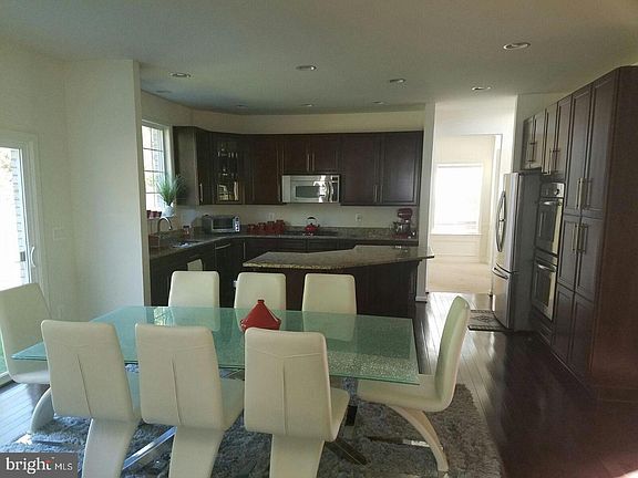 4th image of 8073 Tysons Oaks Ct