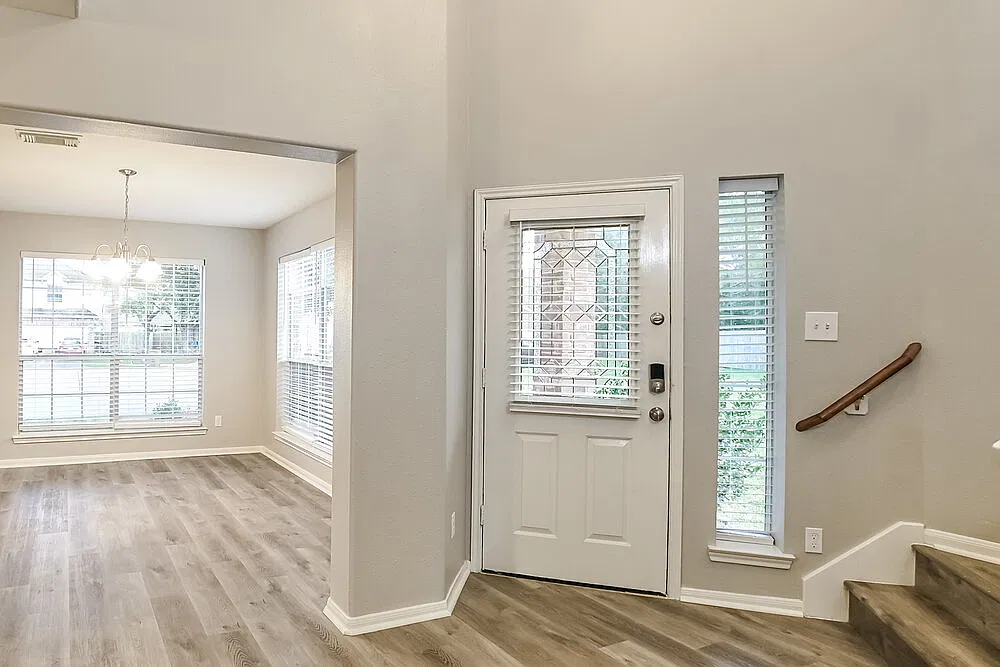 3 bed, 2.5 bath, 2121 sqft, $2,460 — Photo 4