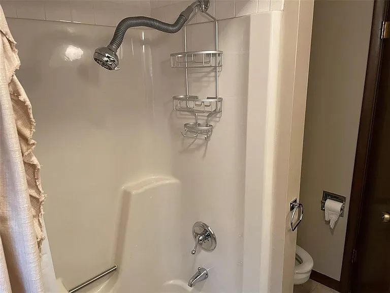 113 Sandy Dr — Photo 31