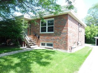 1112 Dean St APT 3, St Charles, IL 60174