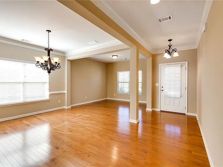 7245 Rocking Horse Ln — Photo 4