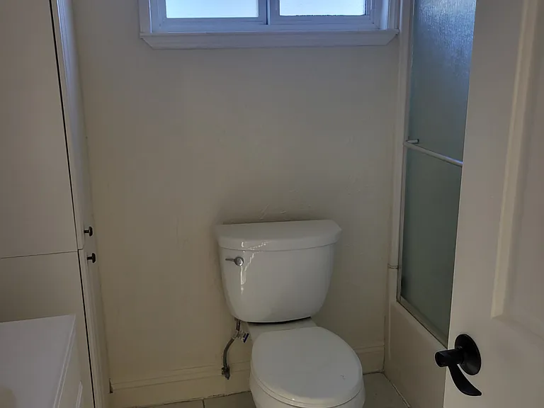 360-364 McKenzie Dr #1 — Photo 10