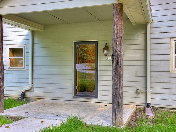 5th image of 1086 Miami Dr