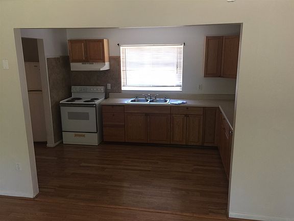 5th image of 1341 NE 157th Ave