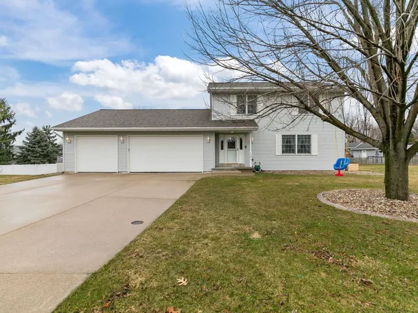 1401 Haymeadow Ct, New London, WI 54961